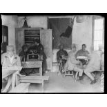 Breuil-le-Sec. Oise. Foyer du soldat, oeuvre de Miss Hackett. La salle de réunion (3.7.18). [légende d'origine]