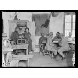 Breuil-le-Sec. (Oise). Foyer du soldat, oeuvre de Miss Hackett. La table de réunion et de feux. [légende d'origine]