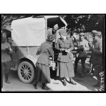 Breuil-le-Sec. (Oise). Foyer du soldat, oeuvre de Miss Hackett. La bibliothèque automobile. [légende d'origine]