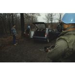 Casques bleus du 1er régiment d'infanterie de marine (1er RIMa) s'exerçant au contrôle d'un véhicule civil à d'Angoulême avant le départ pour la FORPRONU en Bosnie.