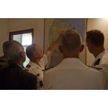 Le colonel Didier Laumont présente le dispositif Harpie au ministre des Outre-mer Victorin Lurel à la caserne du groupement de gendarmerie de Cayenne, en Guyane française.