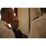 Le ministre des Outre-mer Victorin Lurel assiste à une présentation du dispositif Harpie aux côtés du préfet Denis Labbé à la caserne du groupement de gendarmerie de Cayenne, en Guyane française.