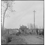 Char Shermann détruit sur le front belge.