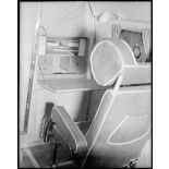 Le bureau de l'officier adjoint dans l'avion de transport du général de Gaulle à Maison Blanche.