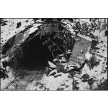 Abris de fortune pour des soldats du 1er RTM (Régiment de tirailleurs marocains) sur le front près de Ranspach (Haut-Rhin). [description provisoire]