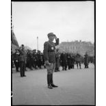Cérémonie franco-polonaise à l'Arc de Triomphe à Paris en présence des généraux Juin et Koenig. [description provisoire]