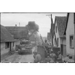 Bombardements dans le village de Berg. [description provisoire]