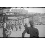 La gare d'Orsay à Paris, un des centres d'accueil des prisonniers de guerre libérés.