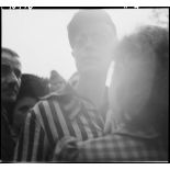 Portrait d'un déporté politique sur les Champs-Elysées.