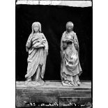 Deux statuettes. [légende d'origine]