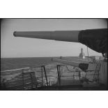 Croiseurs de la Marine nationale en ligne de file.