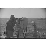 Poste de guet à bord d'un navire de la Marine nationale.