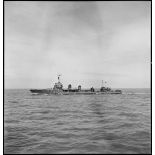 Bâbord du torpilleur léger La Melpomène à la mer.