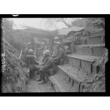 Soupir (Aisne). Les annamites occupent les anciennes tranchées allemandes sur le Mont des Sapins. [légende d'origine]