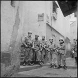 Opération de police dans la casbah d'Alger.