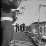 Arrivée à bord du Georges Leygues du vice-amiral d'escadre Auboyneau.