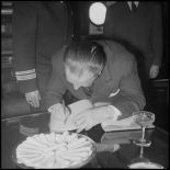 Portrait de monsieur Robert Lacoste, ministre résident pour l'Algérie.
