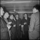 Cocktail donné à l'occasion de la visitede M. Robert Lacoste à bord  du Georges Leygues.