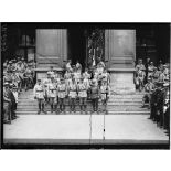 Paris, Le défilé du 14 juillet 1919. Les chefs du 10e corps. [légende d'origine]