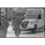 Circulation dans la gare de Vitebsk (Witebsk), ici une Peugeot Typ DK 5 au service de la Wehrmacht.