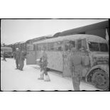 En gare de Vitebsk (Witebsk), le chargement de blessés allemand à bord de wagons.