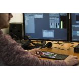 Service post-production de l'Etablissement de communication et de production audiovisuelle de la Défense.