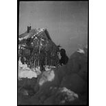 Medyn - Woronov. [Un abri dans la neige]. [Description en cours]