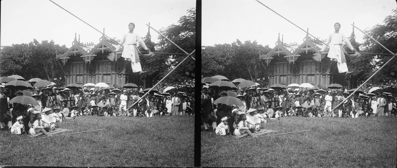 ImagesDéfense - 1447. Danseur de corde. [légende d'origine]