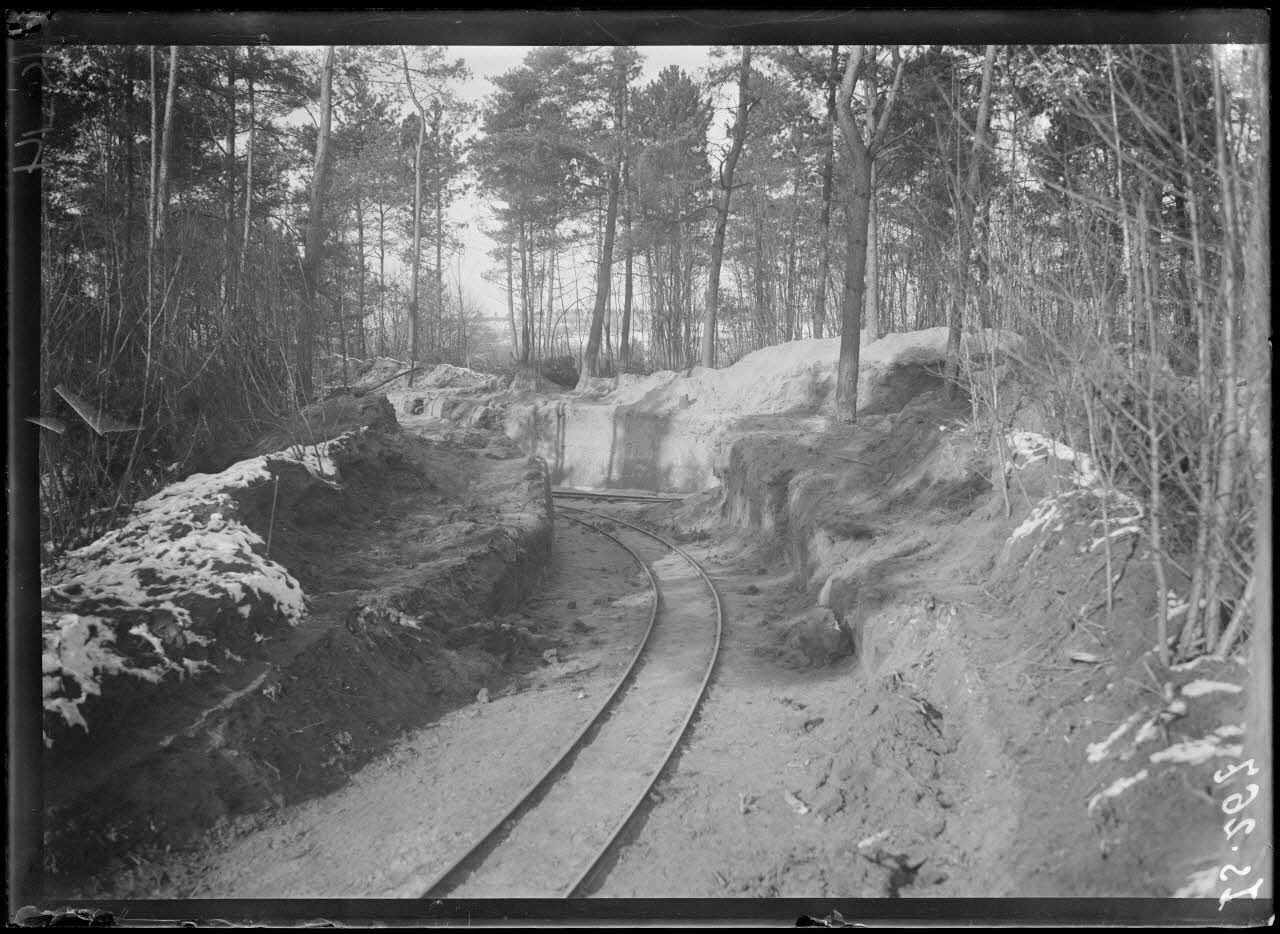 ImagesDéfense Bois de Prouilly, Marne, construction d'une voie ferrée
