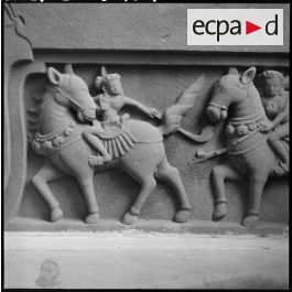 Bas-relief : mort - Louvre site des