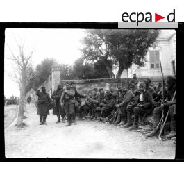 Document ancien les soldats de l'usine M Albert Thomas 1915 issu