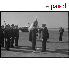 ImagesDéfense - Cérémonie de remise de drapeau sur la base aérienne 103 ...