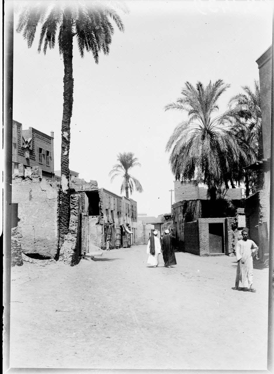 Haute Egypte. Louqsor. Une rue. [légende d'origine]