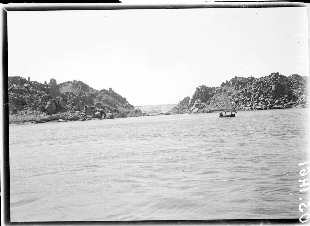 Egypte. Vue prise de Philae. [légende d'origine]