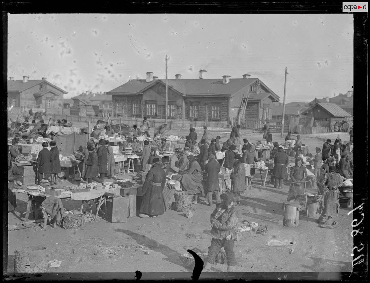 En Sibérie. Un marché à Omsk. [légende d'origine]