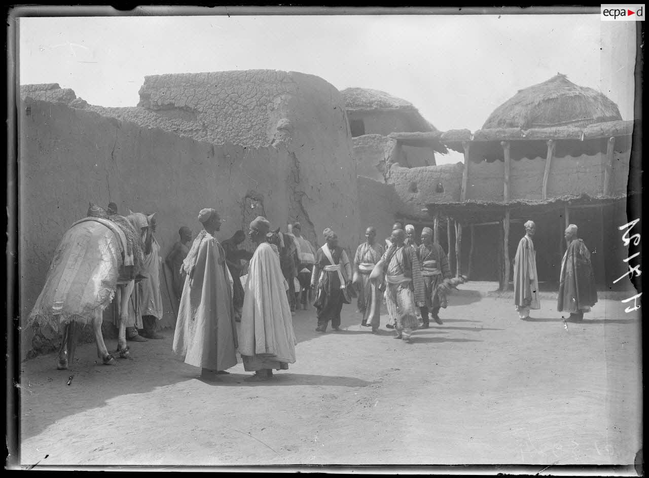 Karnak-Logone. 2e cour du palais du sultan. [légende d'origine]