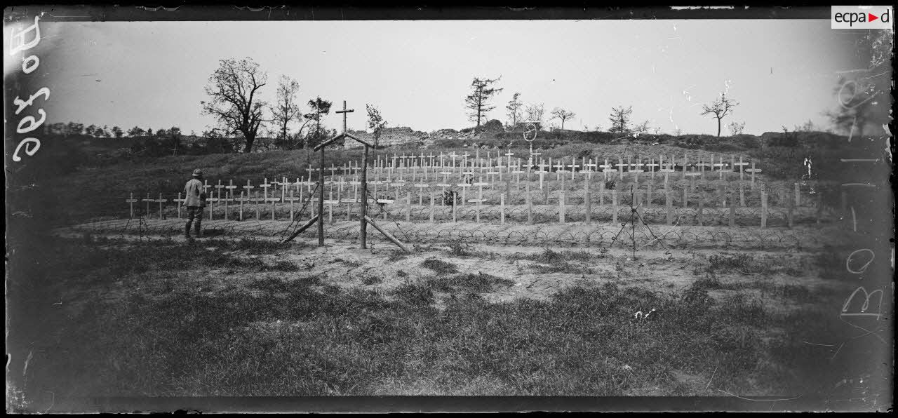 Chavonne, cimetière des Français tués à la dernière attaque. [légende d'origine]