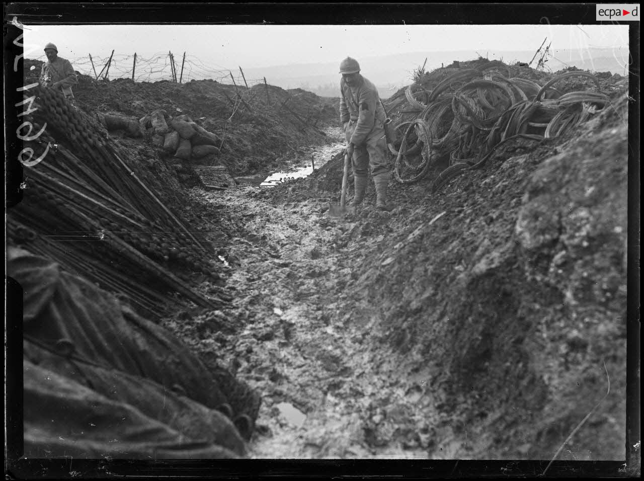 Plateau de Vauclerc, aménagment des premières lignes. [légende d'origine]