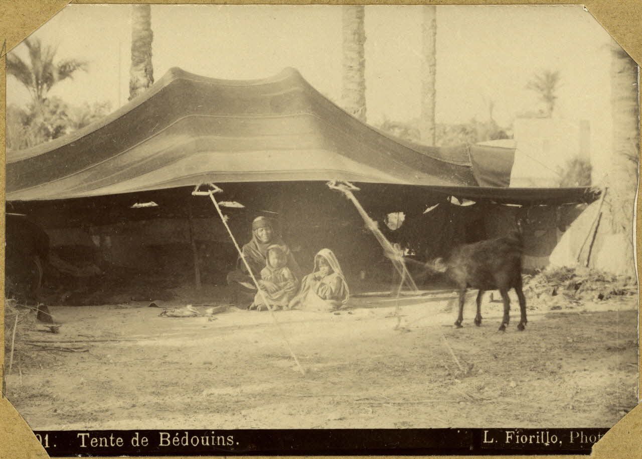 Tente de Bédouins. [légende d'origine]