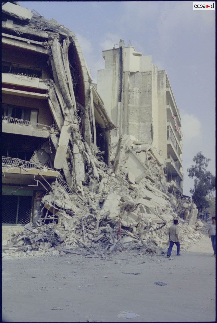 Les ruines place Chatila à Beyrouth.