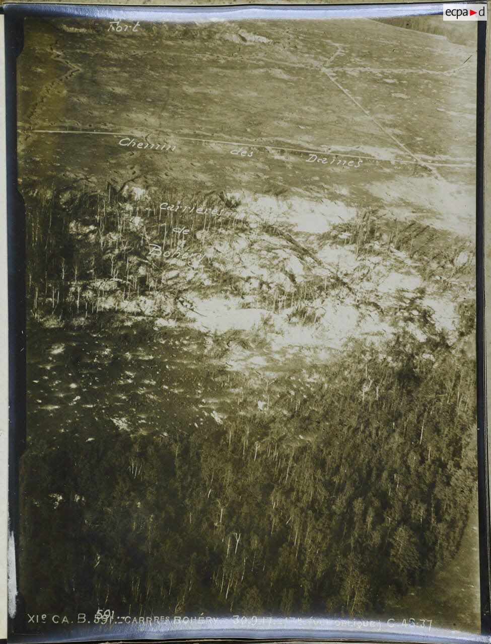 Fort. Chemin des Dames. Carrières de Bohéry.  XIe CA. B 501/591. Carr[iè]res Bohéry. 30.9.17. 17h. C 46:37. [légende d'origine]