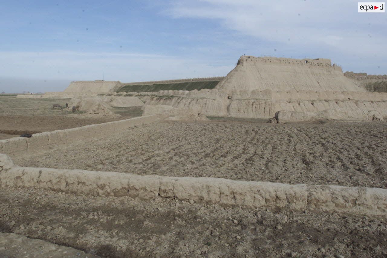 Remparts de la citadelle de Quala i Jangi près de Mazar e Charif.