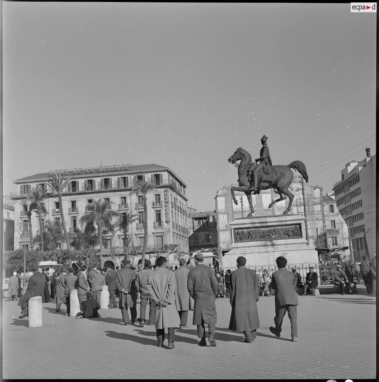 Vue de la place du Gouvernement.