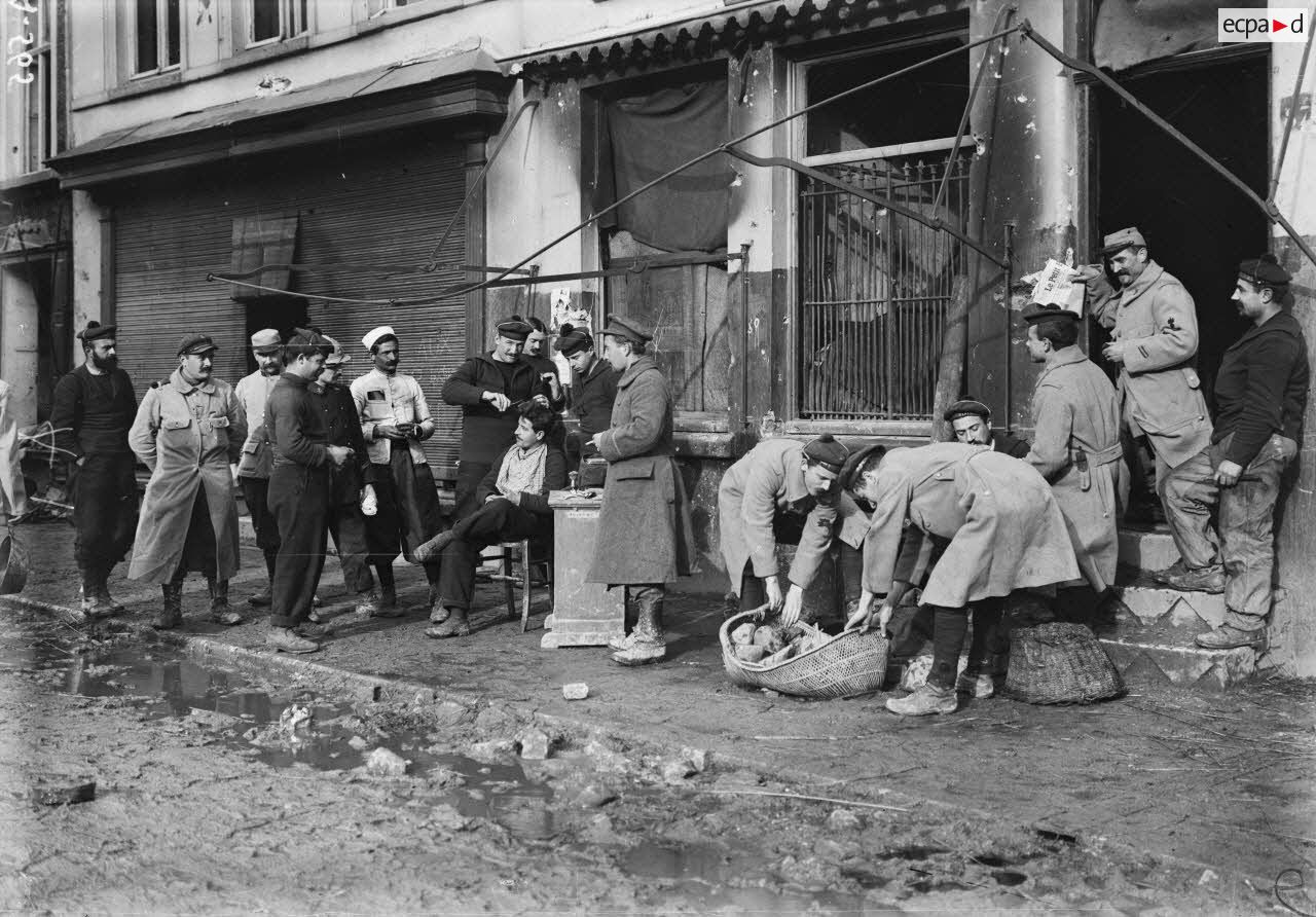 Nieuport (Belgique). Cantonnement de fusiliers marins. [légende d'origine]