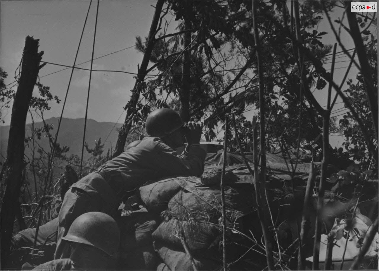 [Détachement de liaison et d'observation (D.L.O.) pendant l'attaque de la cote 851. Crèvecoeur. Octobre 1951.]