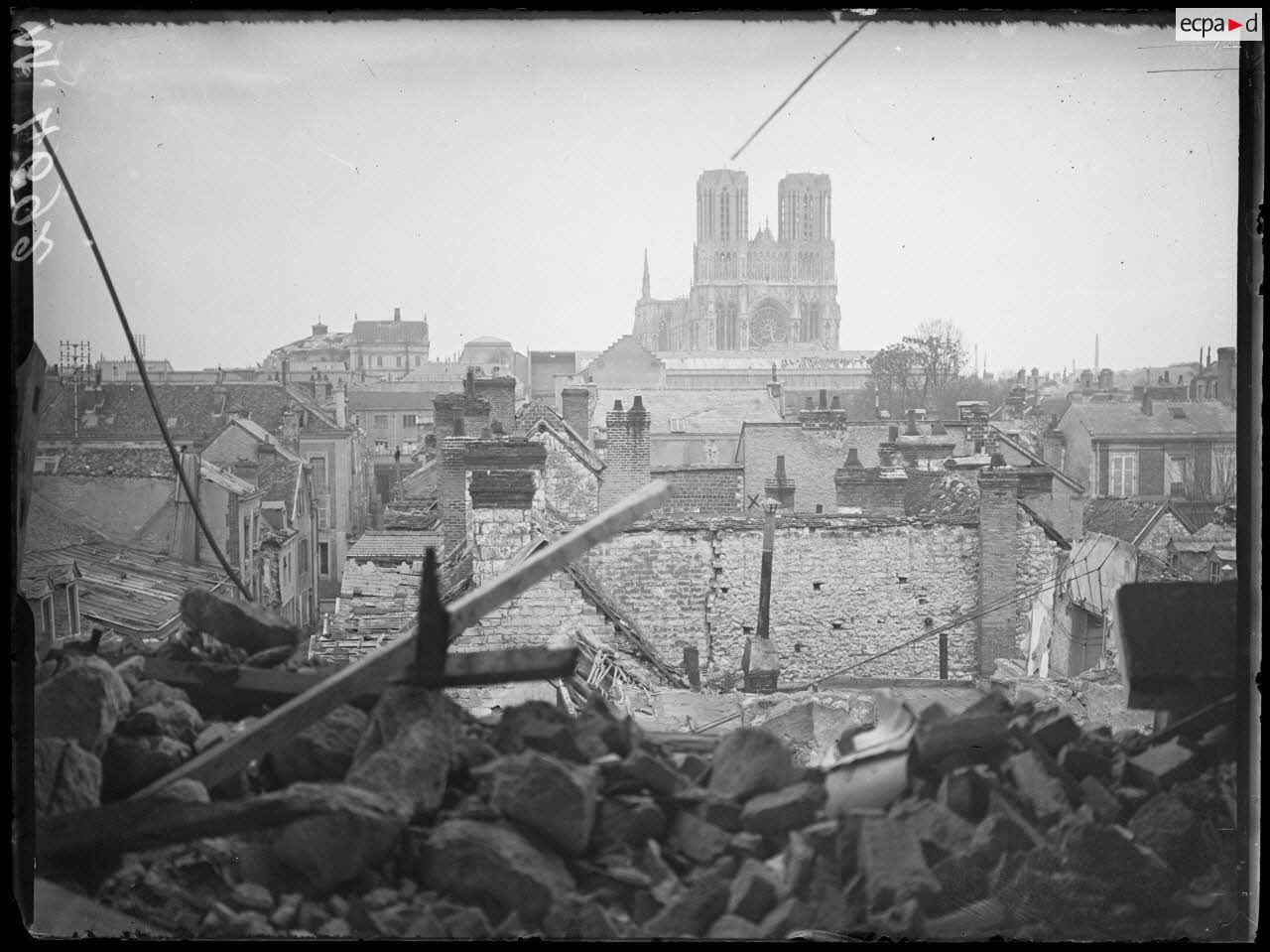 Reims (Marne) La cathédrale. [légende d'origine]