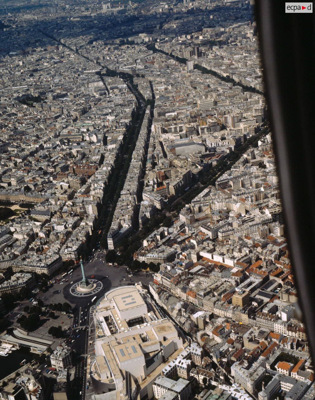 Paris 3e, Paris 4e et Paris 11e. Autour de la place de la Bastille.