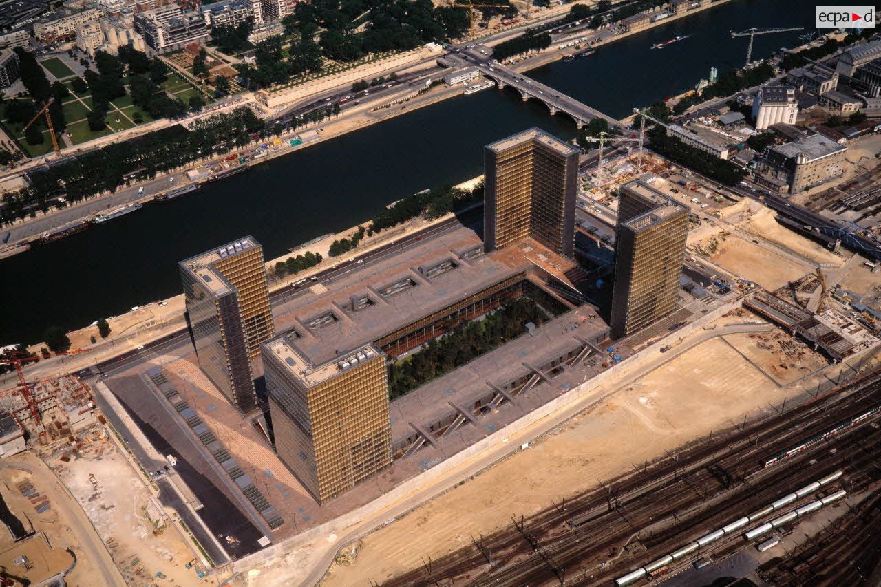 Paris 13e et 12e. Bibliothèque Nationale de France. Du sud vers le nord.