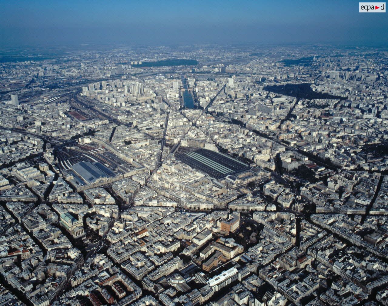 Paris 10e. Gare du Nord et gare de l'Est.