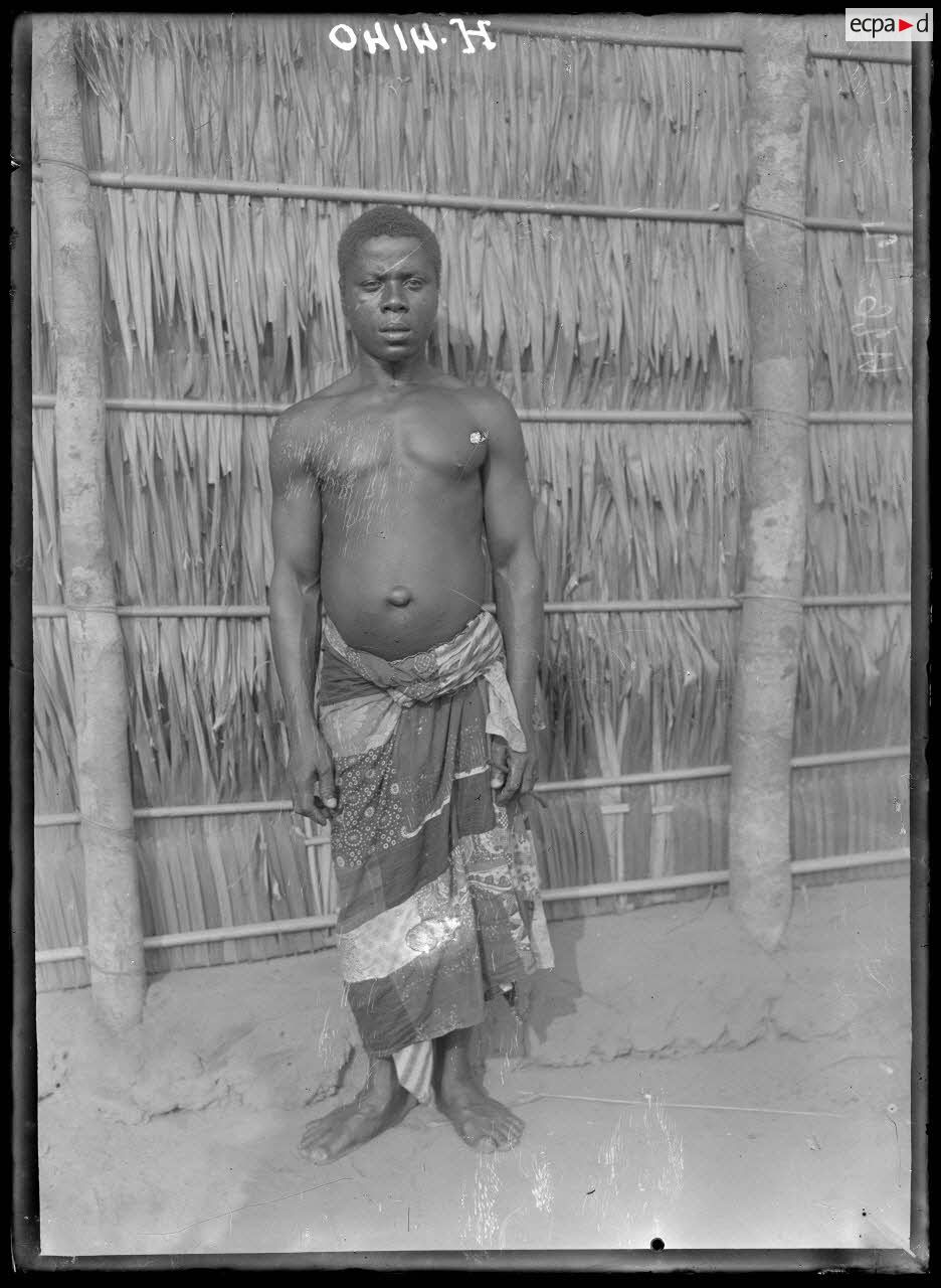 Douala. Type d'homme du pays de Douala. [légende d'origine]